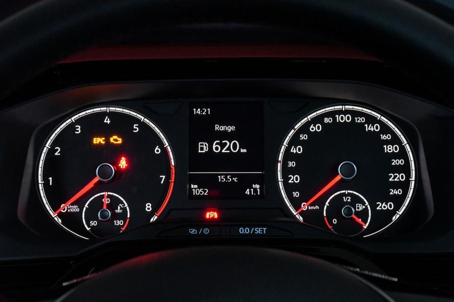 Панель приборов Volkswagen Polo 2018 года  (ZA) (фото 17 из 17)